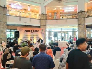 Syamsuar Tampil Elegan di Media Expo SPS Riau, Tegaskan Komitmen pada Kemajuan Riau