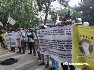 Aksi Jilid III, PETIR Geruduk Kementerian PUPR Minta Pecat dan Audit BPJN dan BWSS III Riau