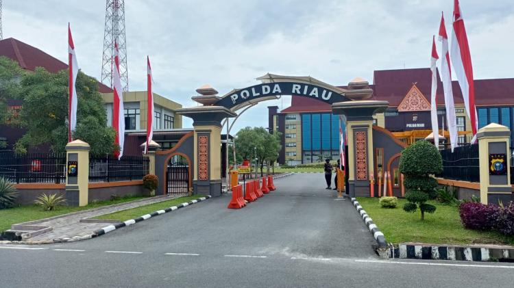 Lima Bulan Laporan Penambang Ilegal di Inhil Masih Mengendap di Polda, Ada Apa?