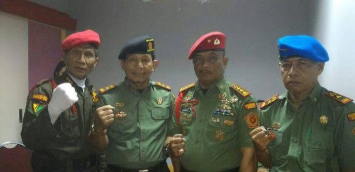 Ormas Berseragam Militer Dinilai Munafik, Harus Ditindak Tegas