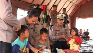 Polres Siak Gelar Trauma Healing Pada Warga Terdampak Kerusuhan di PT SSL