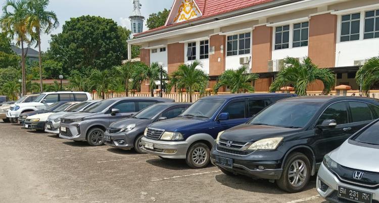 Pintu Gerbang Dari Pengadilan Menuju Gedung DPRD Kota Batam Hanya Bisa Dilalui Oleh Pegawai PN Batam