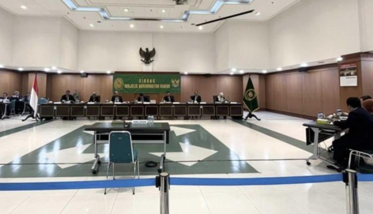 Menghilang 2 Tahunan dari PN Batam Hakim Halimatussakdiah Dipecat
