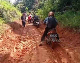 Potret Pilu Pendidikan di Solok, 9 Guru SD di Solok Berjuang Nyawa Demi Mencerdaskan Anak Bangsa