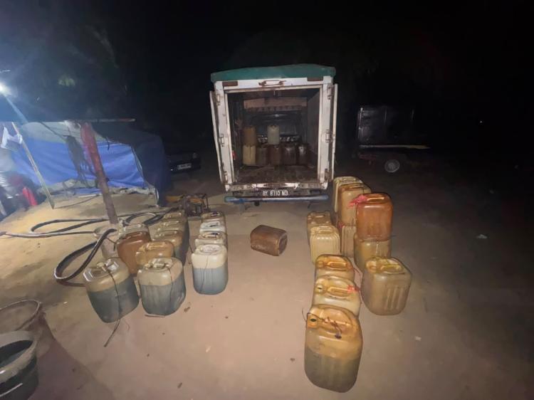 Polda Riau Grebek Gudang BBM Ilegal di Rohil, 3 Tersangka dan Truk Tangki Diamankan