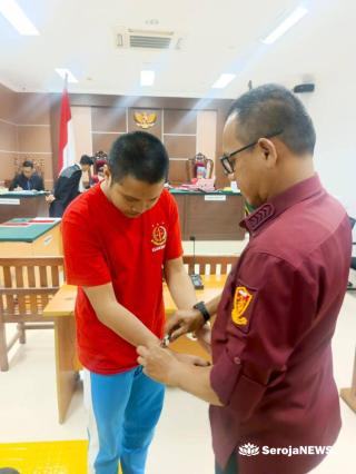 Pegawai Imigrasi Batam, Ahmad Reza Liyani Membantu untuk Memberangkatkan PMI Ilegal